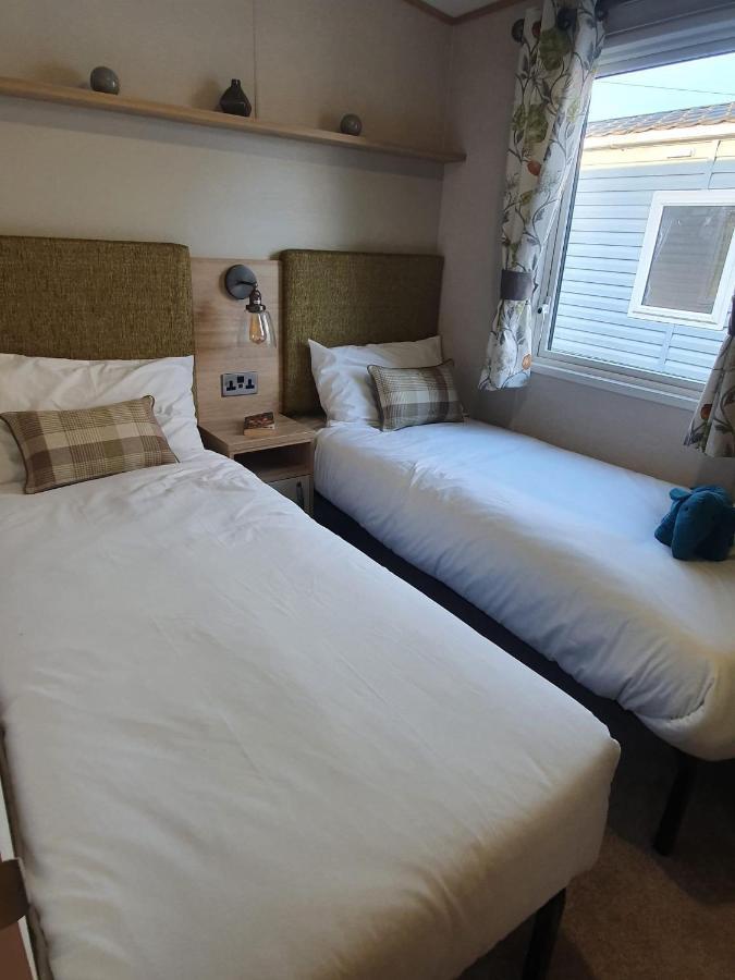 Mersea Villa *